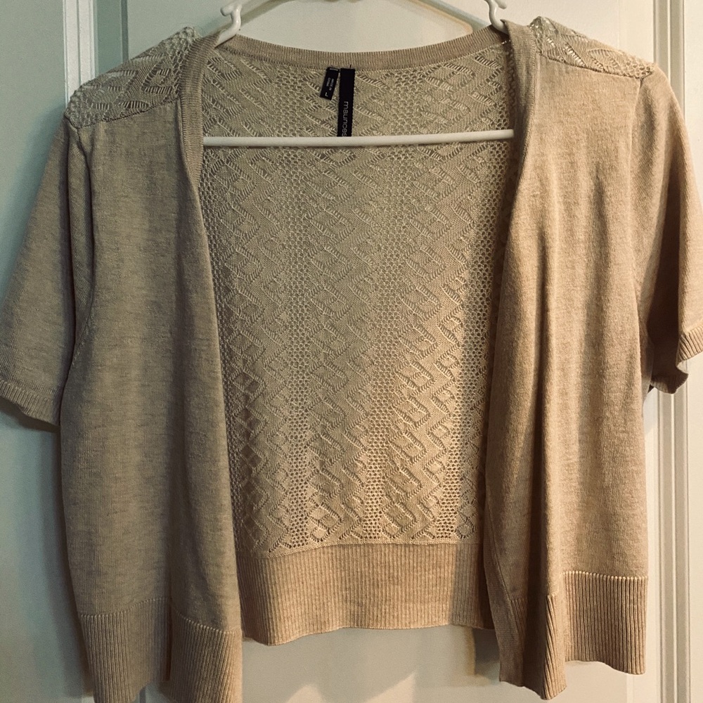 Short cardigan